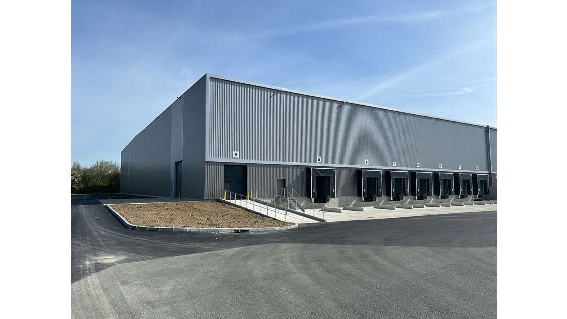 A louer cellule logistique 3977m² à St Barthelemy 