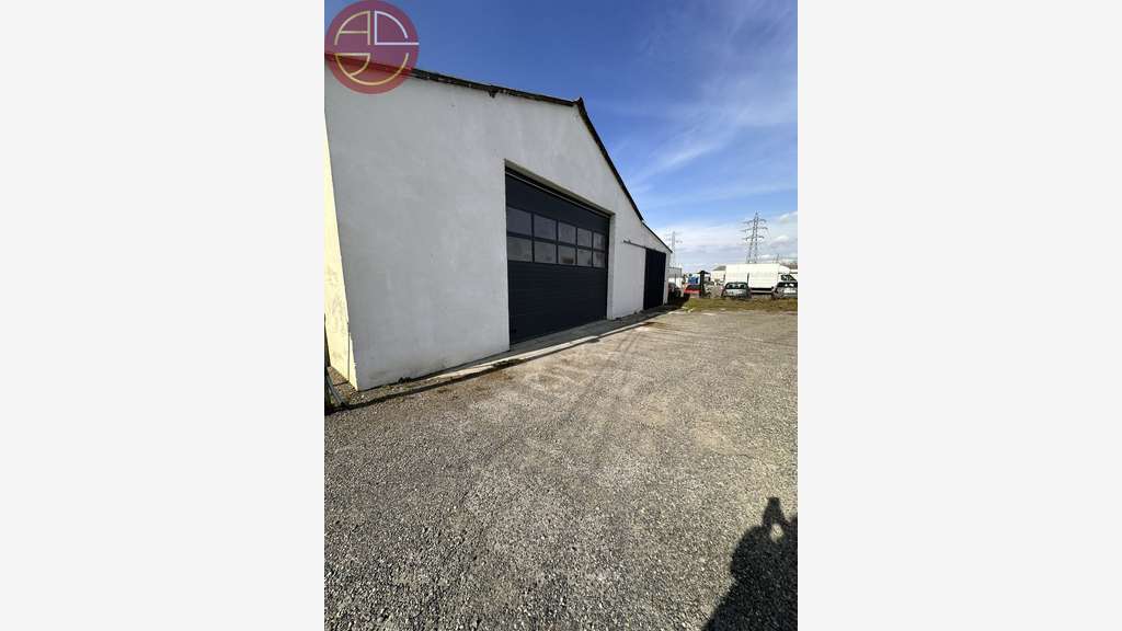 Location entrepôt 220m² à Portet-sur-Garonne 