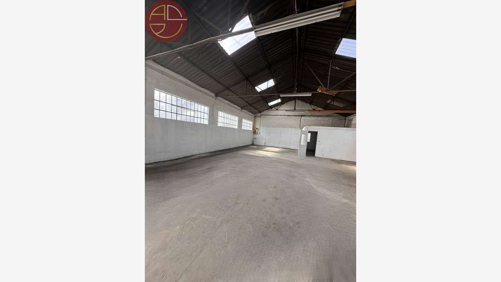Location entrepôt 220m² à Portet-sur-Garonne 