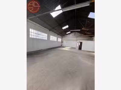 Location entrepôt 220m² à Portet-sur-Garonne 