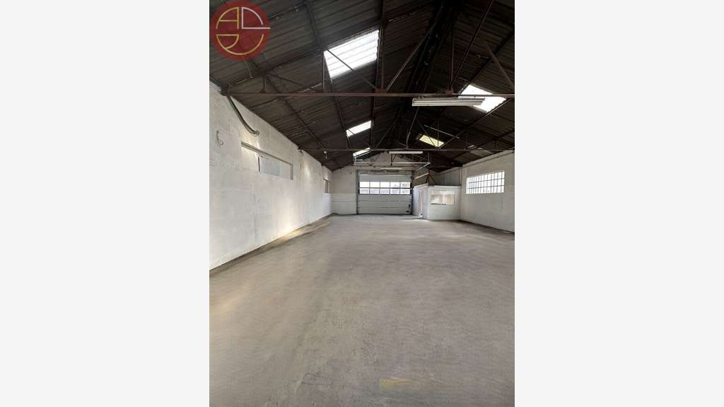 Location entrepôt 220m² à Portet-sur-Garonne 