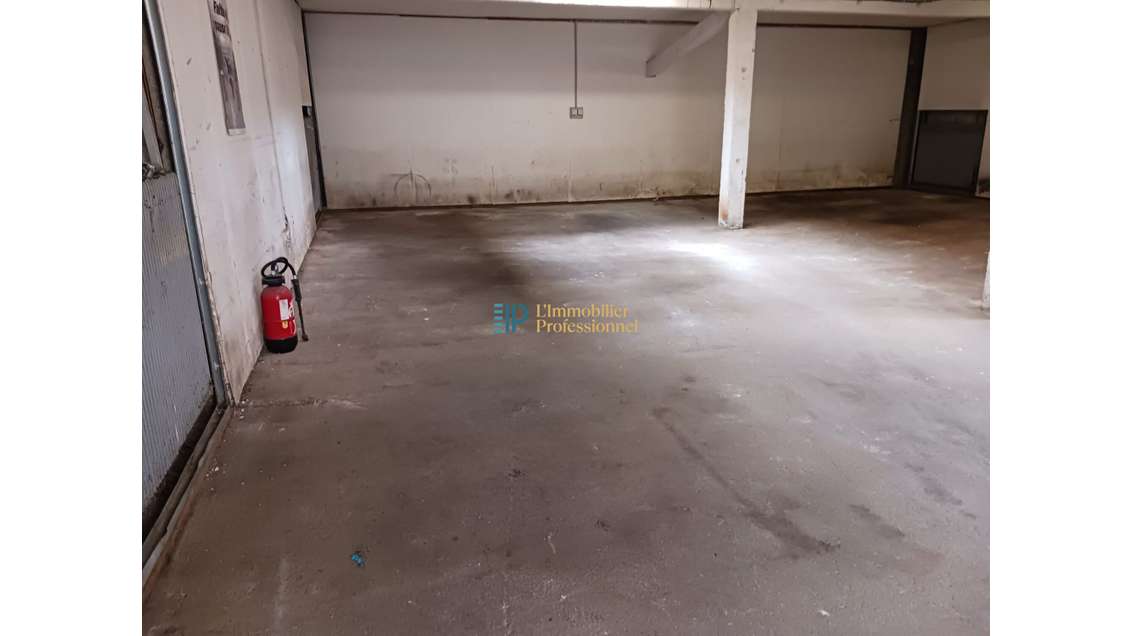 A louer entrepôt 240m² en entrée de Quimper