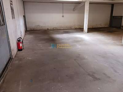 A louer entrepôt 240m² en entrée de Quimper