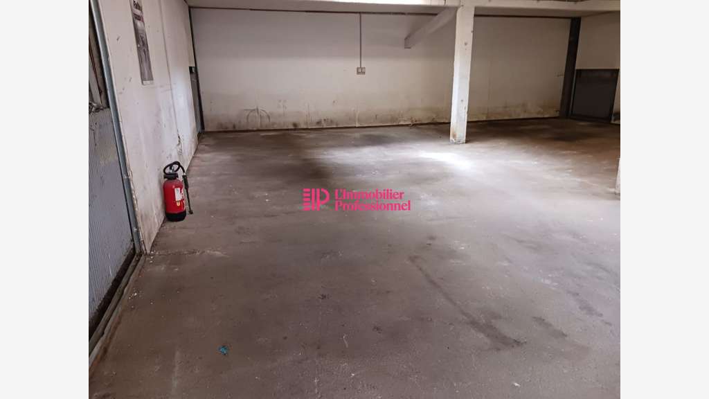 A louer entrepôt 240m² en entrée de Quimper