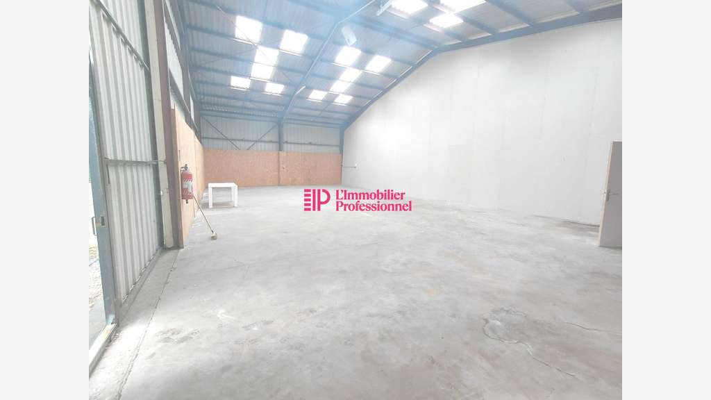 A louer entrepôt 192m² proche grands axes àQuimper