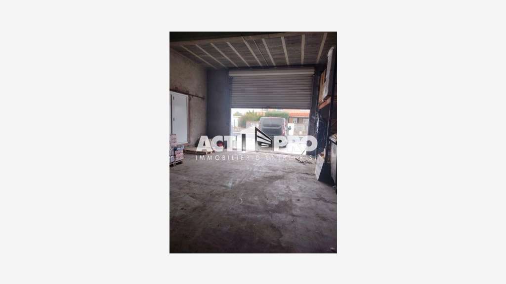 À louer entrepôt de stockage 120m² à Rivesaltes