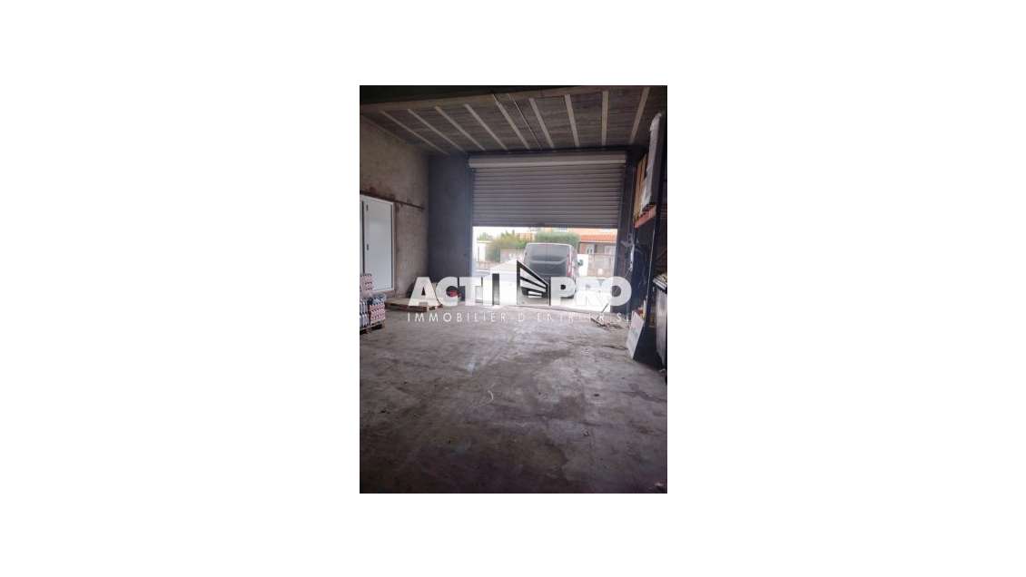 A louer entrepôt de stockage 120m² à Rivesaltes