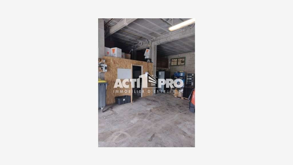 À louer entrepôt de stockage 120m² à Rivesaltes