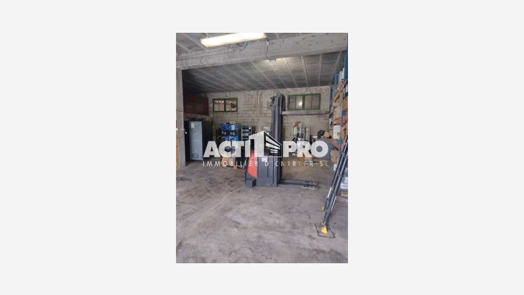 À louer entrepôt de stockage 120m² à Rivesaltes