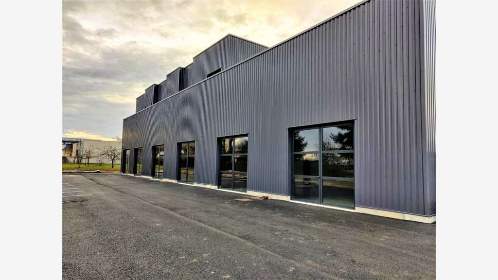 Entrepôt 91m² à louer Tours Nord St Cyr sur Loire