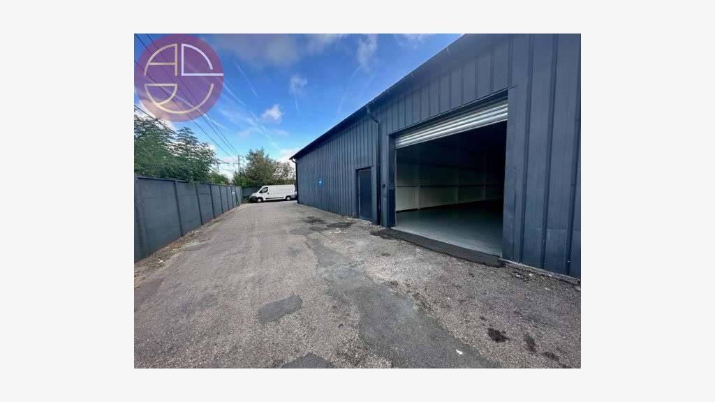 A louer entrepôt 507m² axe passant à Saint-Jory