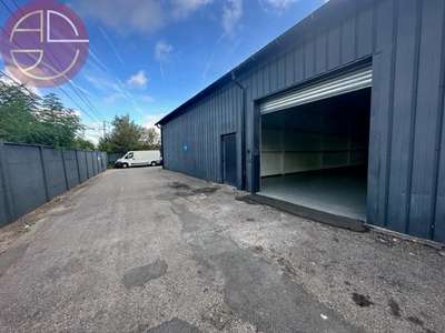 A louer entrepôt 507m² axe passant à Saint-Jory