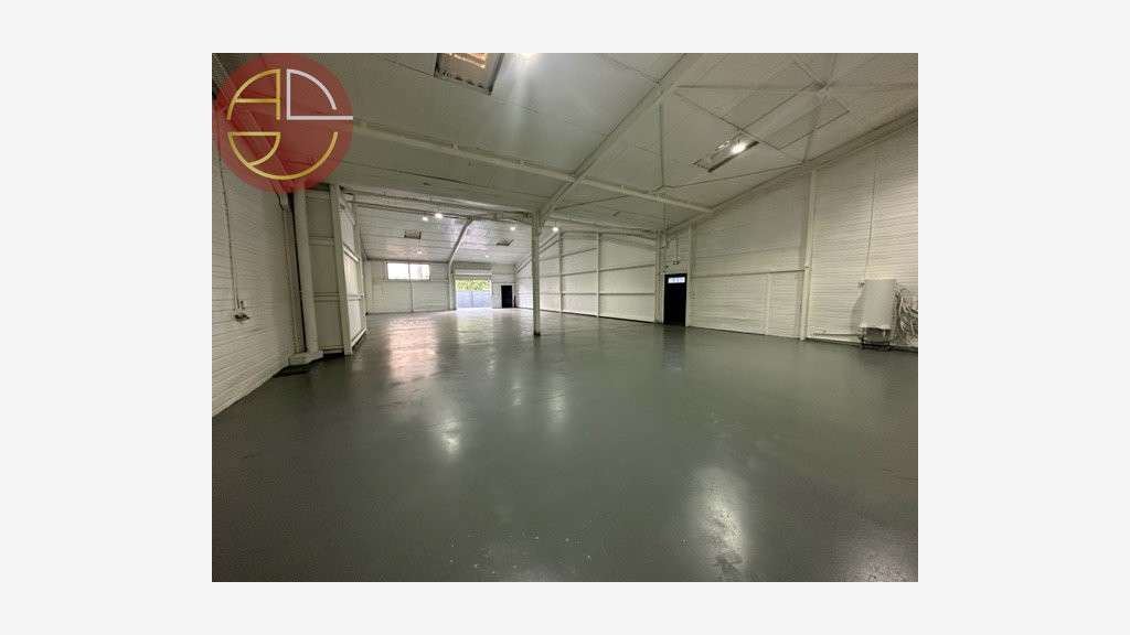 A louer entrepôt 507m² axe passant à Saint-Jory