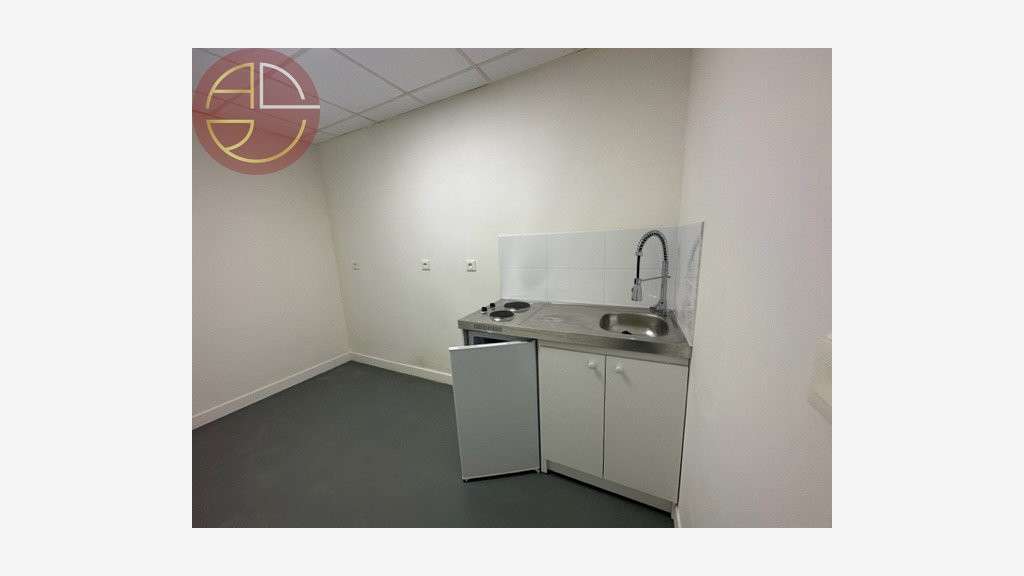 A louer entrepôt 507m² axe passant à Saint-Jory