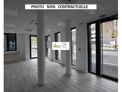 Location Locaux d'activités - Entrepôts à La Rochelle