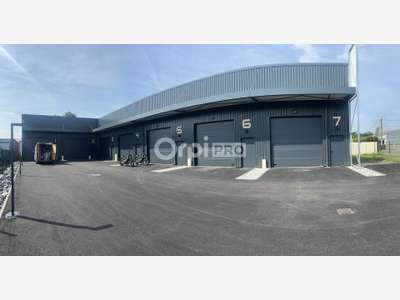 Entrepôt 70m² à louer à Saint-Vincent-de-Tyrosse