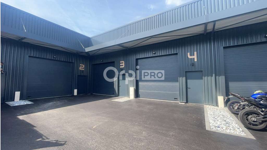 Entrepôt 70m² à louer à Saint-Vincent-de-Tyrosse