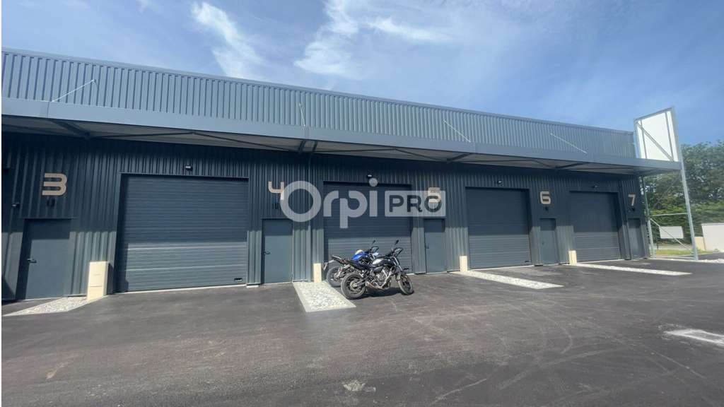 Entrepôt 70m² à louer à Saint-Vincent-de-Tyrosse