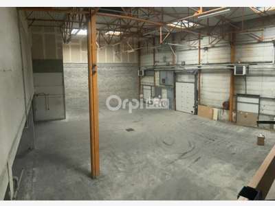 A louer entrepôt de 6042m² secteur Genlis