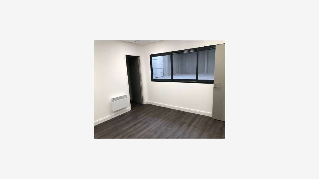 À louer entrepôt 450m² proche de Saint-Omer