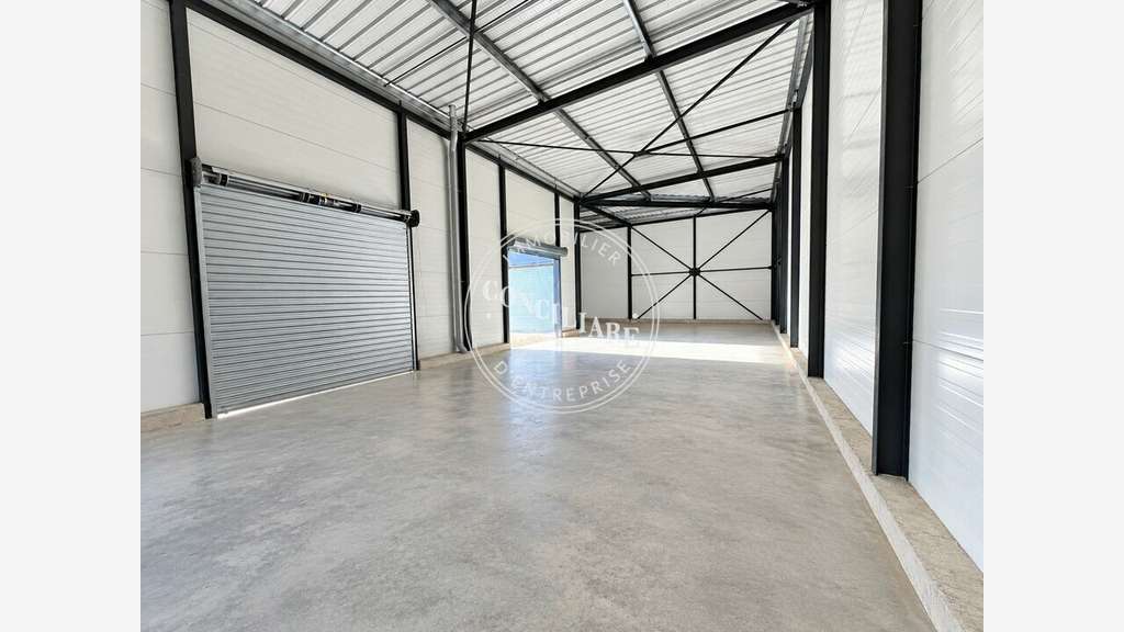 Entrepôt 473m² à louer à Seysses zone SEGLA II