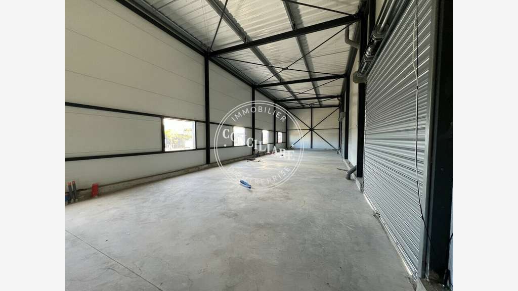 Entrepôt 473m² à louer à Seysses zone SEGLA II