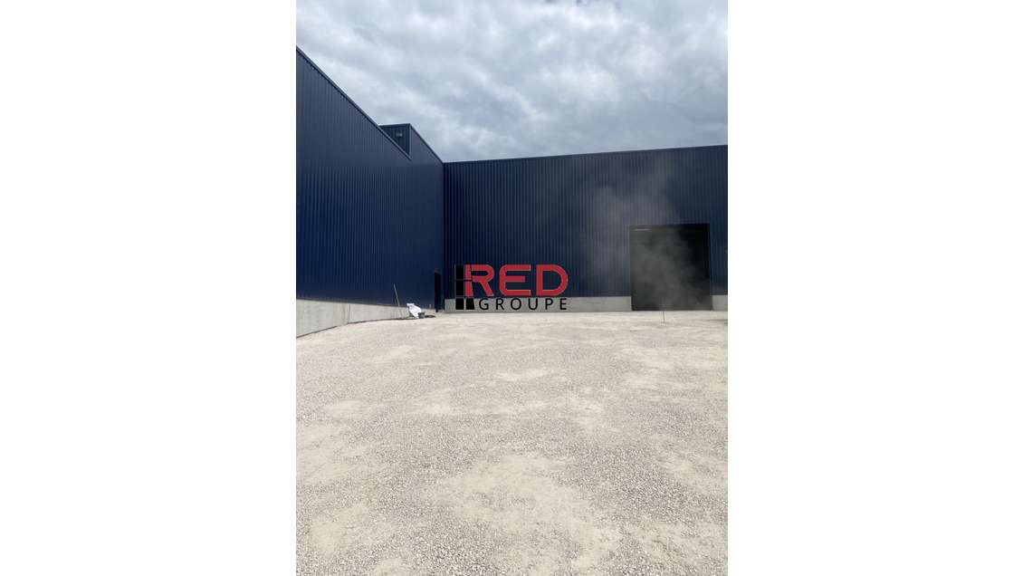 Location entrepôt 248m² neuf à Signes