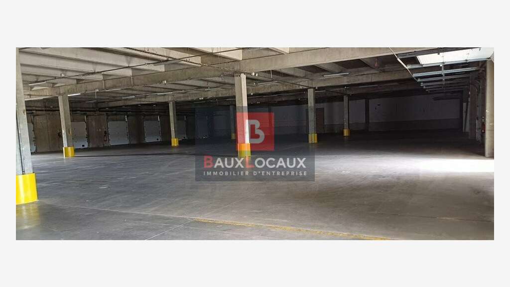 A louer entrepôt sur quais de 1740m² à Roquemaure
