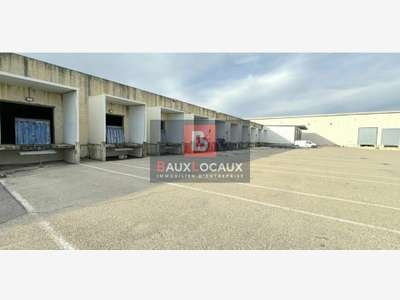 A louer entrepôt sur quais de 1740m² à Roquemaure