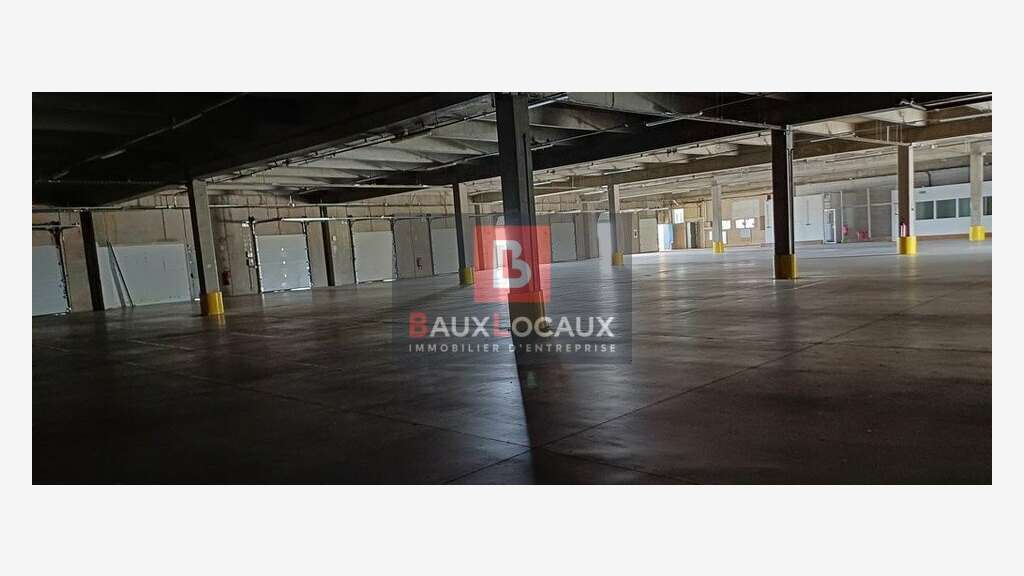 A louer entrepôt sur quais de 1740m² à Roquemaure