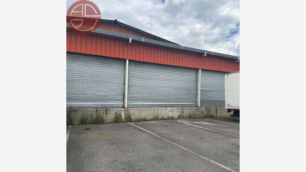 A louer entrepôt 1455m² à Toulouse Zone Thibaud