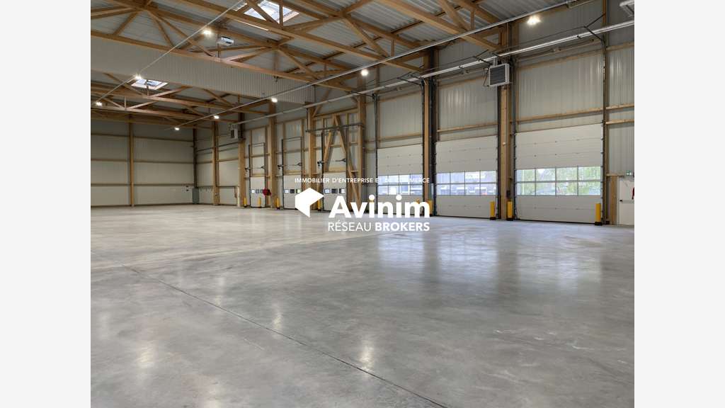 A louer entrepôt 5761m² divisible ZA Paris Nord 2 