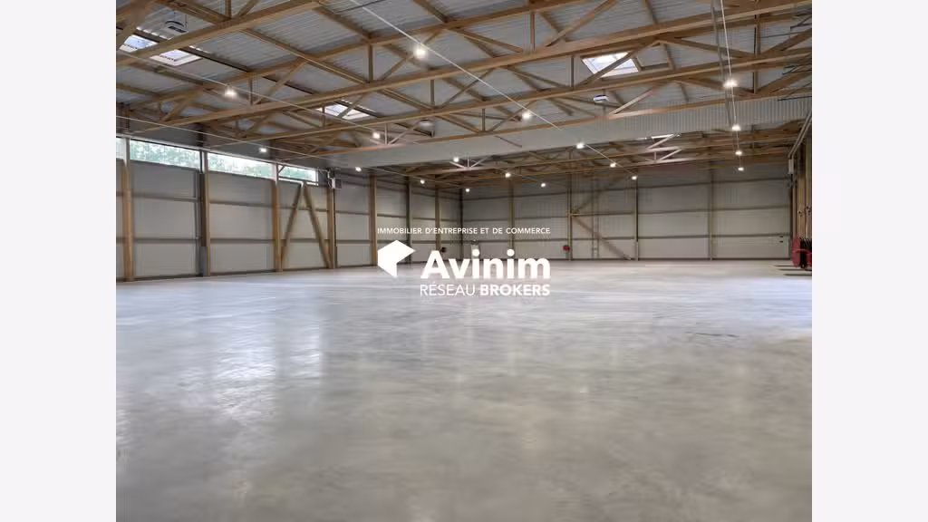 A louer entrepôt 2472m² à Tremblay Paris Nord 2