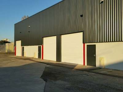 Entrepôt 285m² à louer à Vaulx en Velin 