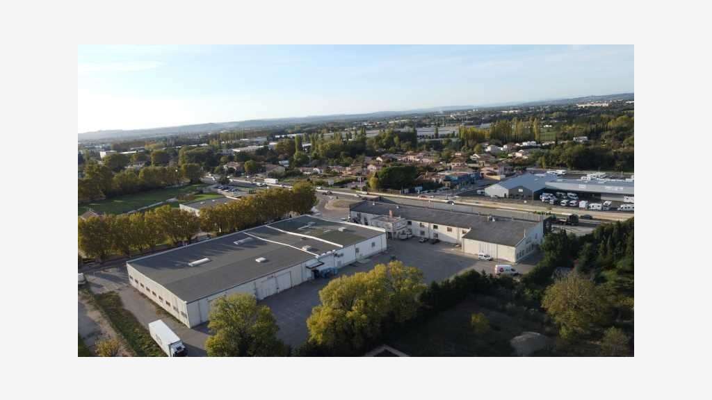 À louer entrepôt 1875m² à Vedène