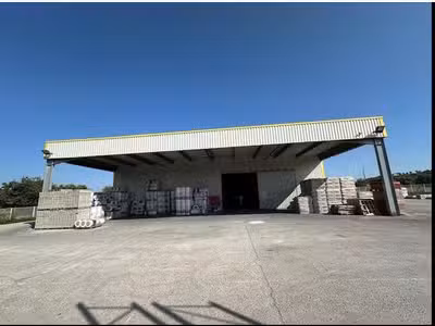 À vendre ou à louer entrepôt 1427m² à Vedène 