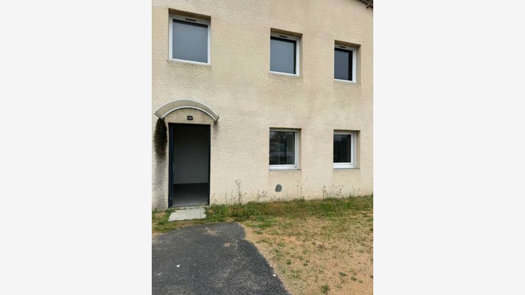 A louer entrepôt 250m² à Villefranche-sur-Saône