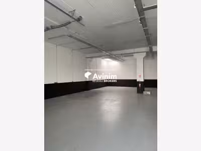 A louer entrepôt 228m² aux portes de Paris