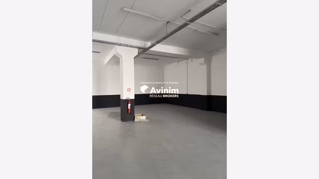 A louer entrepôt 228m² aux portes de Paris