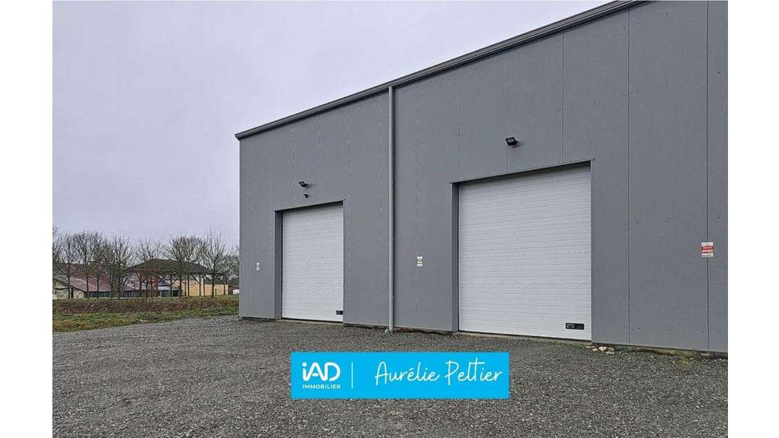 Location hangar 200m² en ZAC à Bourgbarré