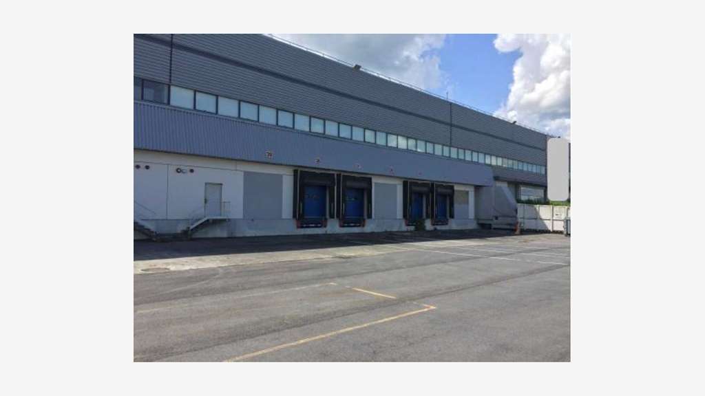 À louer entrepôt 12000m² au Plessis-Belleville