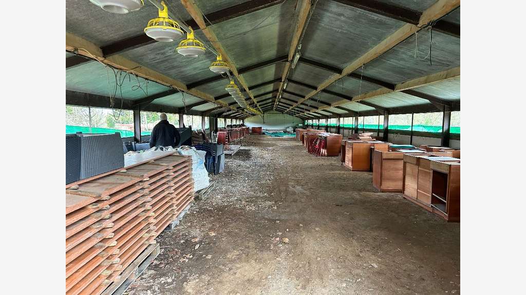 A louer entrepôts agricoles la Chapelle Chatelage