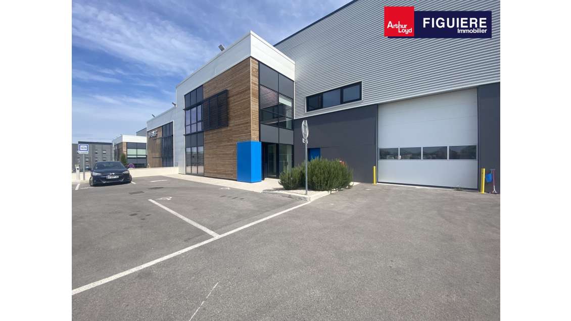 A louer local d'activité 2972m² Aéroport Vitrolles