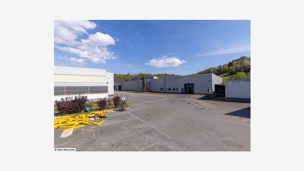 A louer lots sur site industriel 922m² à Viviez