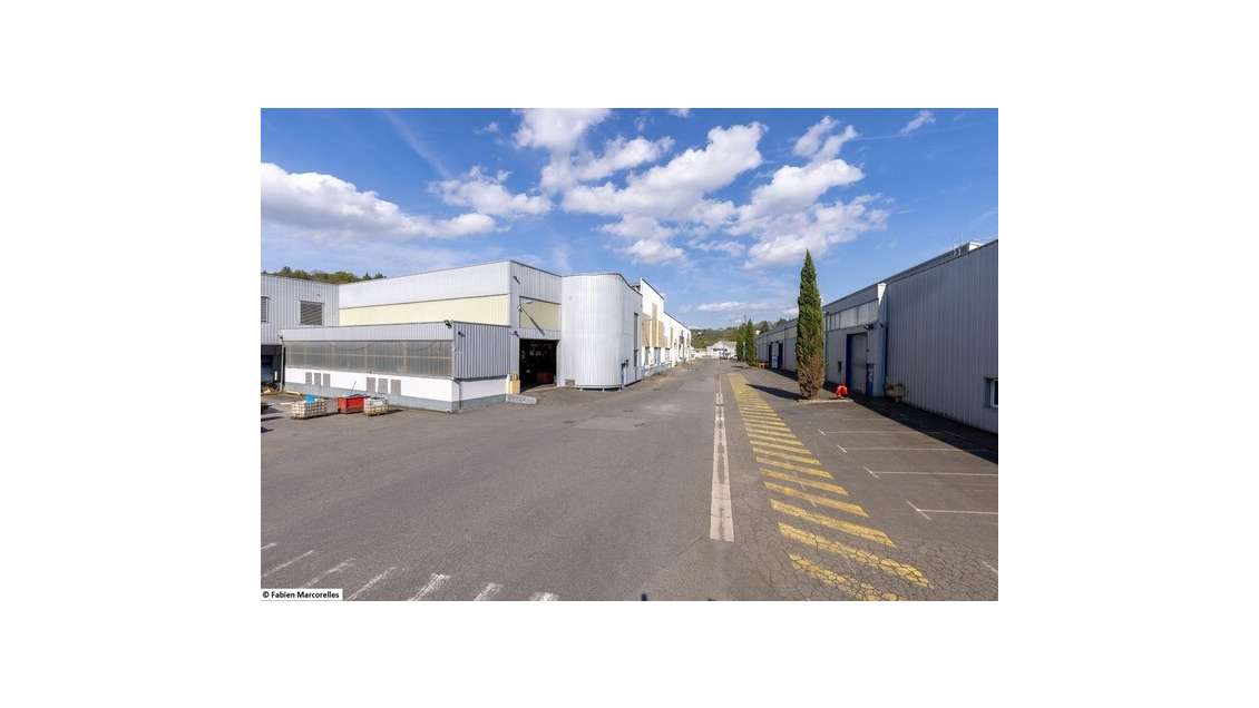 A louer lots sur site industriel 922m² à Viviez
