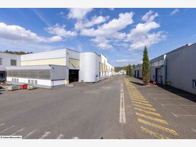 A louer lots sur site industriel 922m² à Viviez