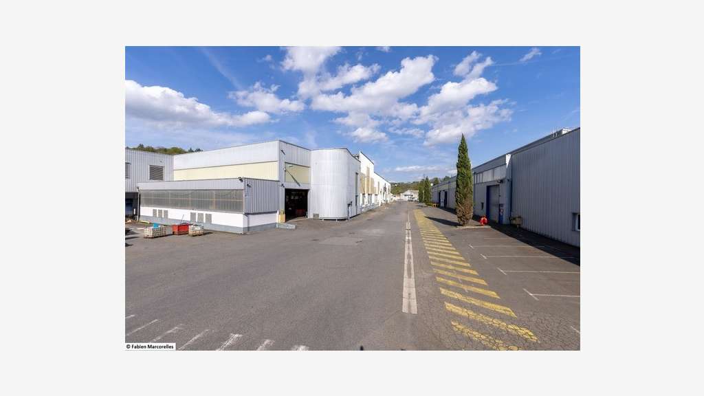 A louer lots sur site industriel 922m² à Viviez