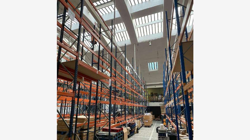 A louer entrepôts 4400m² à La Courneuve
