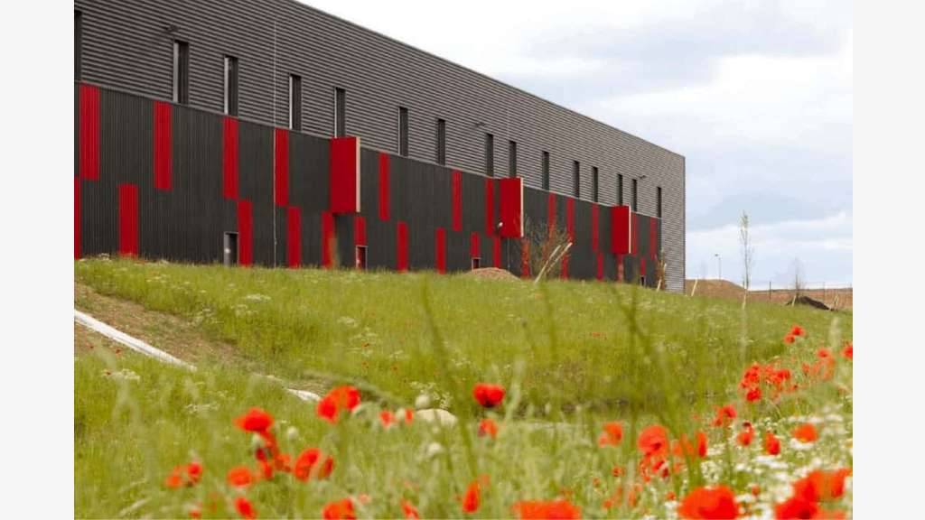 À louer entrepôts logistiques 108 000m² à Beauvais