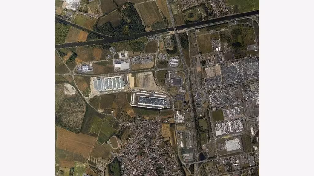 À louer entrepôts logistiques 6 000m² à Douvrin 
